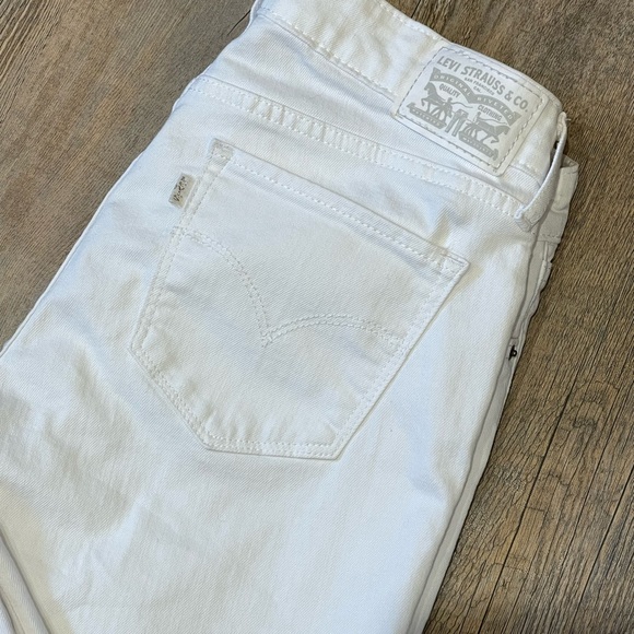 White Levi’s Skinny 711 Jeans - Size 28 - Picture 2 of 7